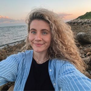 Meet your Posher, Aydriana